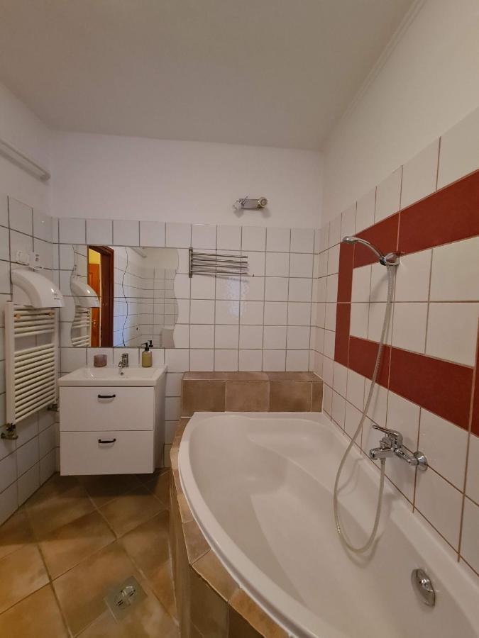 Palantír Panzió Acomodação com café da manhã Miskolc Exterior foto