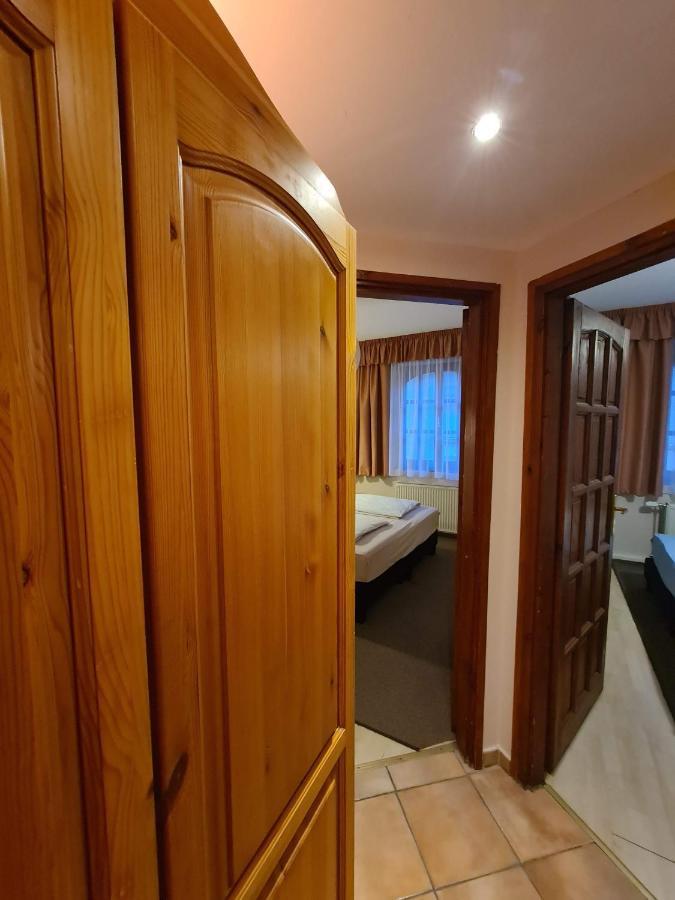 Palantír Panzió Acomodação com café da manhã Miskolc Exterior foto